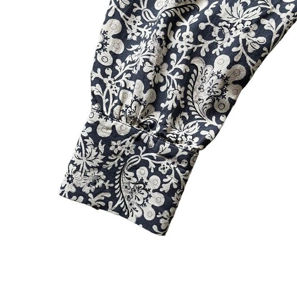 NWOT LOFT Blouse Blue and White Floral Pattern Size Small - Picture 5 of 6